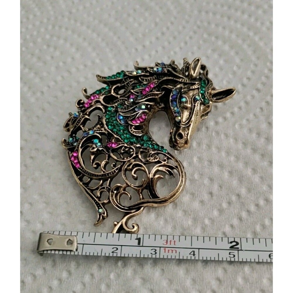Gold Tone Filagree And Rhinestone Horse Head Brooch - Picture 3 of 4